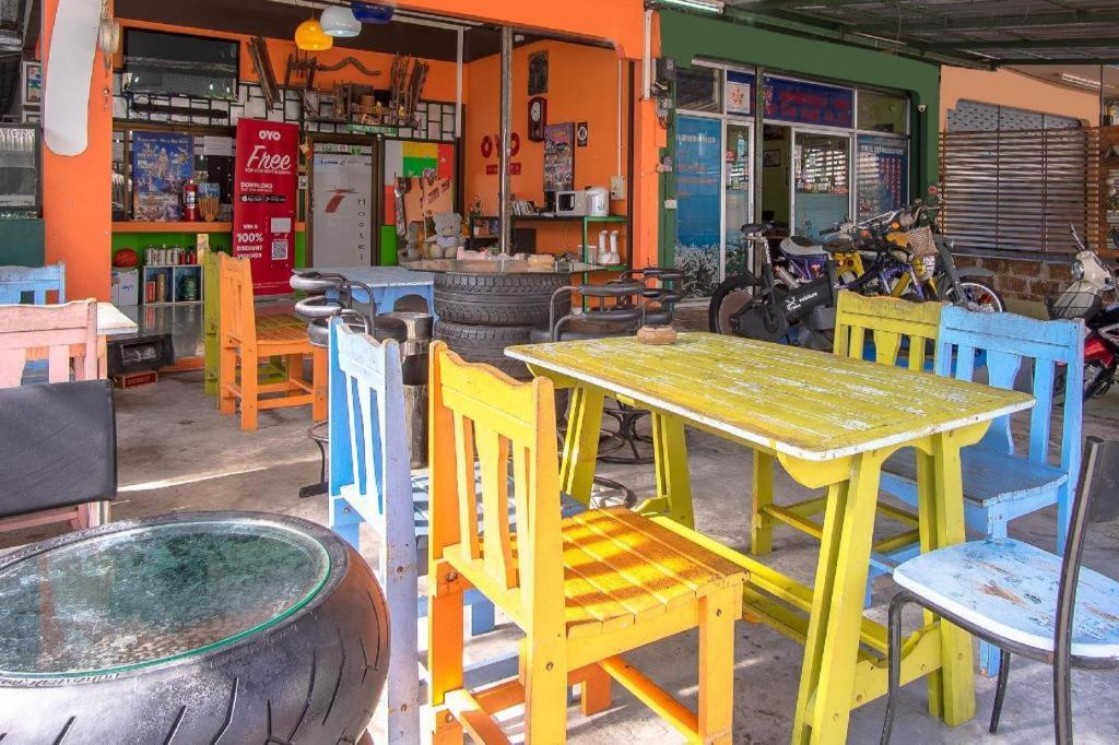 Oyo 586 I Hostel Phuket Zewnętrze zdjęcie